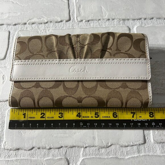Coach Wallet Beige White Signature C Canvas Leather Tri-Fold Zip Snap Card Slots - Picture 2 of 11